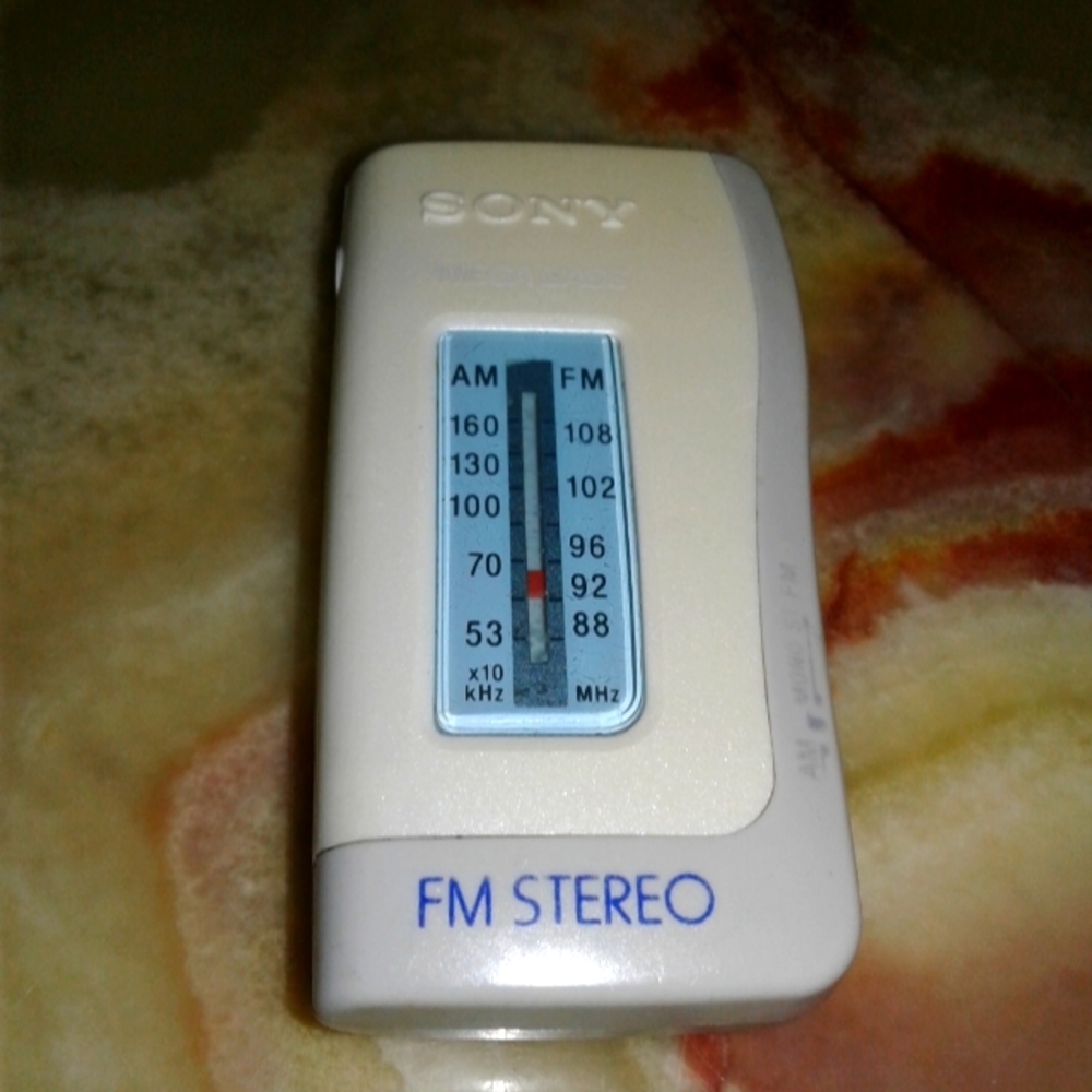 SONY SRF-S83 Personal Pocket AM FM Stereo Radio MEGABASS walkman made in Japan